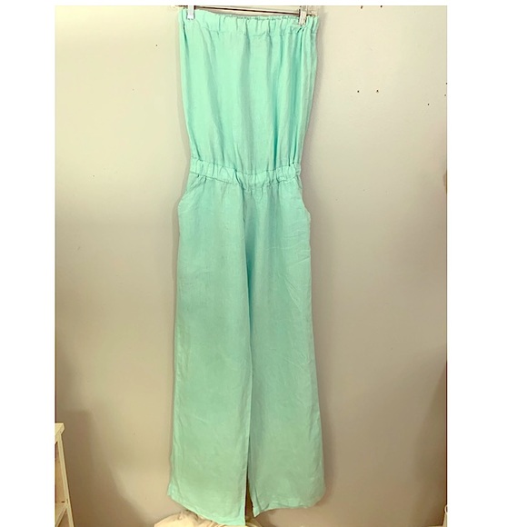 Sleeveless Jumpsuit/Romper - Picture 1 of 1